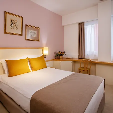 Arte Hotel 3*